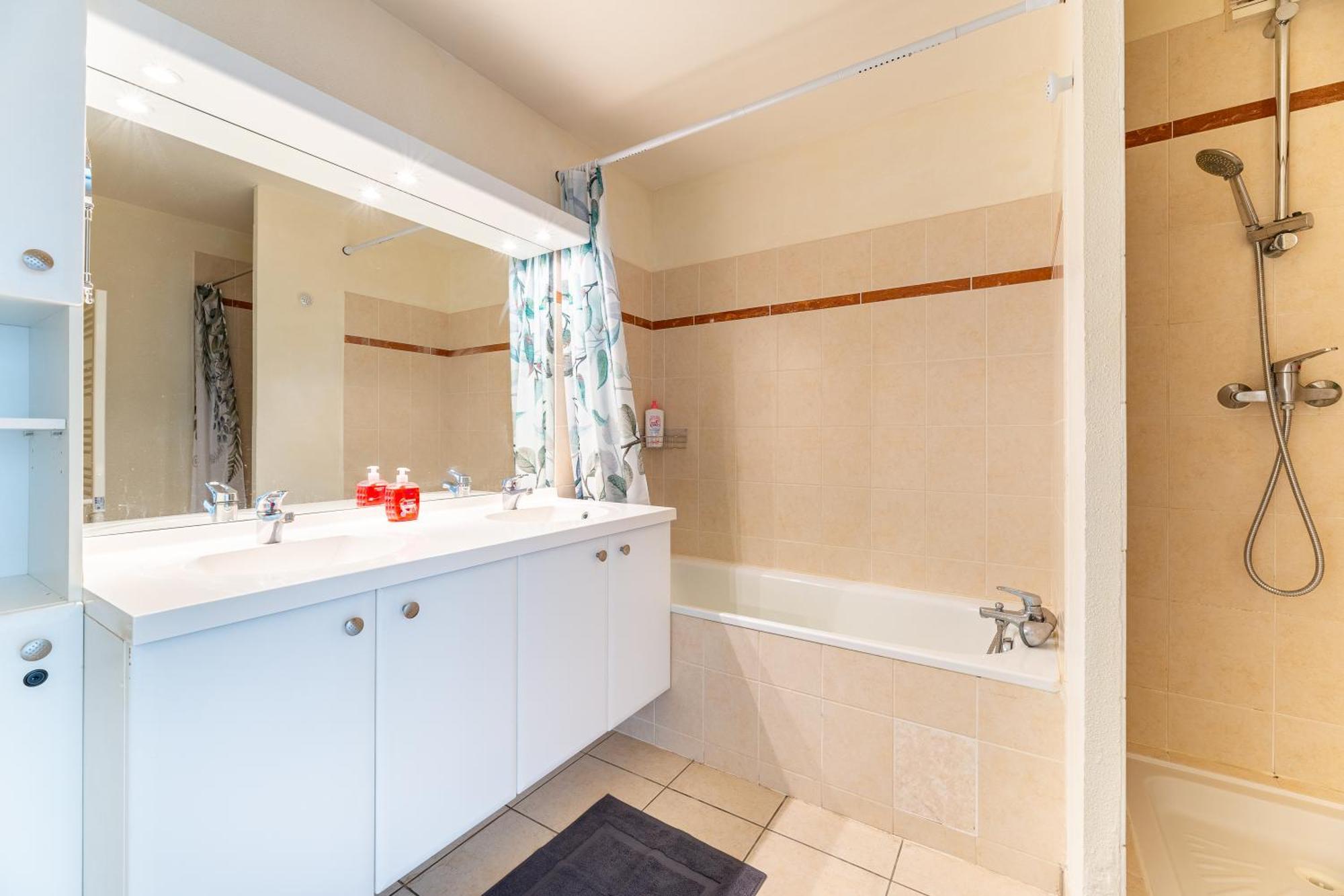 La Fontaine - Confortable, Calme & Spacieux Les Sorinieres Екстер'єр фото